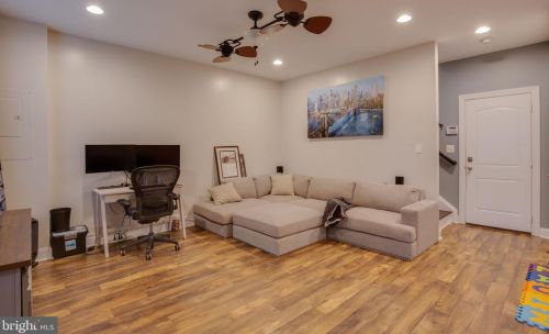 15935 Greymill Manor Dr, Haymarket VA  20169-4927 exterior