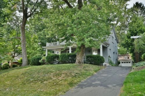 374 Parker Dr, Pittsburgh, PA 15216-1324