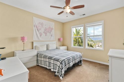 1050 Straightaway Ct, Oceanside CA  92057-1949 exterior