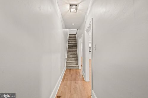 313 Market St, Gloucester, NJ 08030-1906