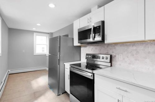 51 Talmadge St, Poughkeepsie NY  12601-1722 exterior