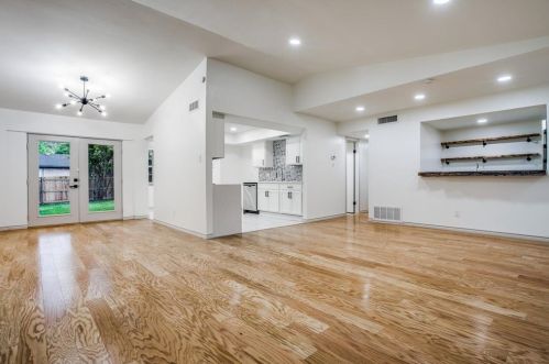 1902 Linda Ln, Richardson TX  75081-2615 exterior