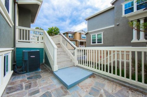 1800 Oak St, Torrance CA  90501-3307 exterior