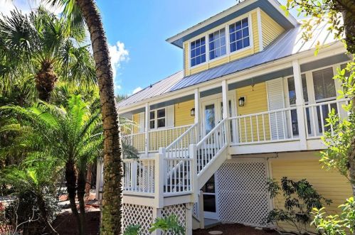 567 Yachtsman Dr, Sanibel, FL 33957-3909