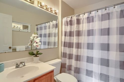 423 Kingsbrook Dr, Mc Donald PA  15057-2667 exterior