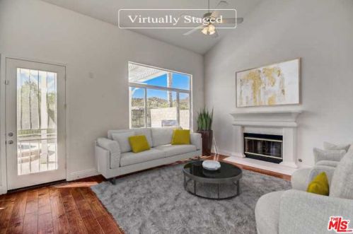 25330 Chase St, Santa Clarita, CA 91381-1662
