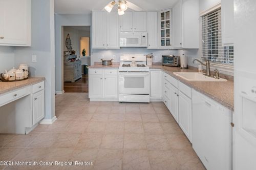 2 Abercorn Ct, Jackson Twp NJ  08527-3965 exterior