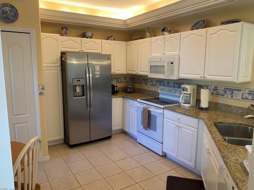 9231 Spring Run Blvd, Bonita Springs, FL 34135-3606