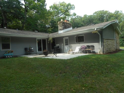 6941 Settler Ave, Waterford, WI 53185-1913