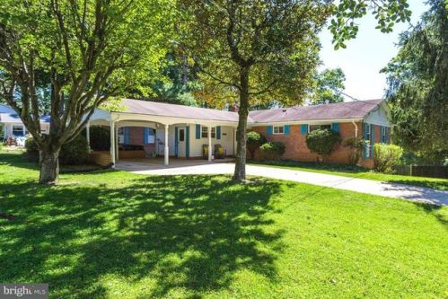 8517 Lancashire Dr, Springfield, VA 22151-1307