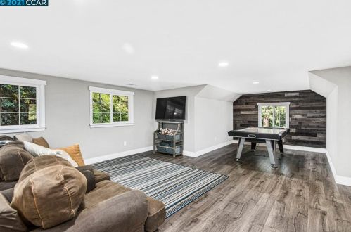 392 Moraga Way, Orinda CA  94563-3805 exterior