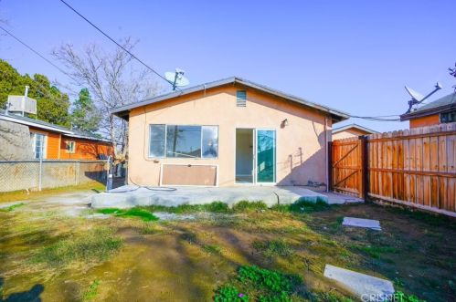 809 Vine Dr, Bakersfield CA  93307-3944 exterior