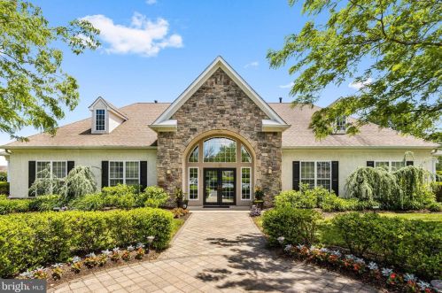 713 Village Ave, Collegeville PA  19426-4168 exterior