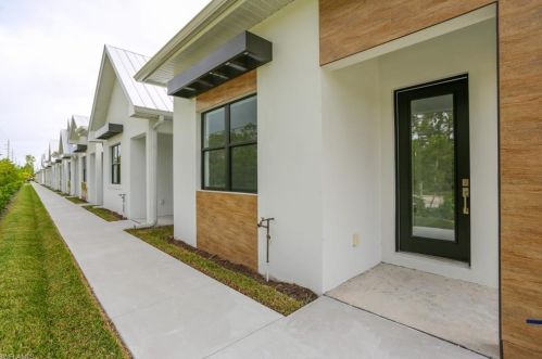 3010 Thomasson Dr, Naples FL  34112-6532 exterior