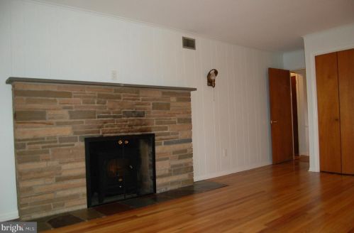 2206 Old Orchard Rd, Wilmington, DE 19810-4111