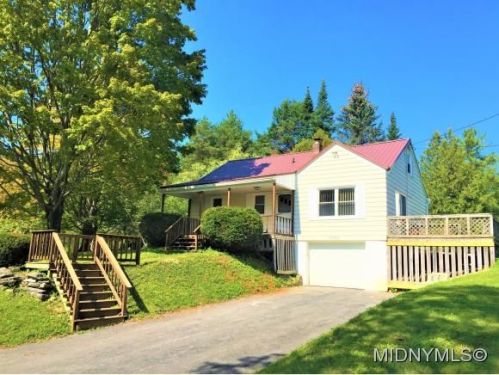 10325 Alda Rd, Utica, NY 13502-6801