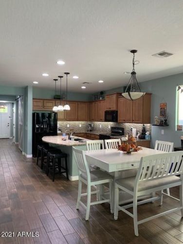 4286 Mesquite St, Gilbert, AZ 85296-1194