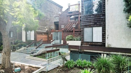 301 Belmont St, Glendale, CA 91206-3845