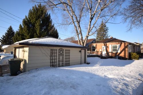 6433 Lancaster Ave, Milwaukee WI 53209-5236 exterior