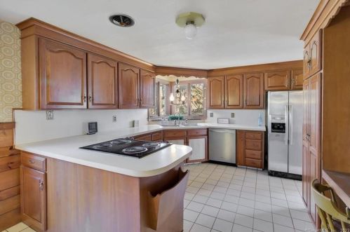 868 Main St, Hartford, CT 06103-2229