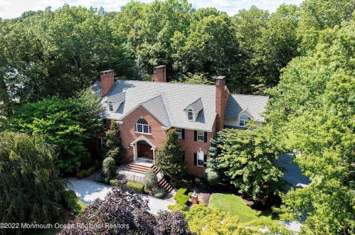 19 Evan Dr, Morganville, NJ 07751-1062