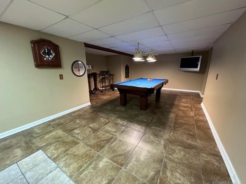 59 Tavern Cir, Middletown CT 06457-1563 exterior