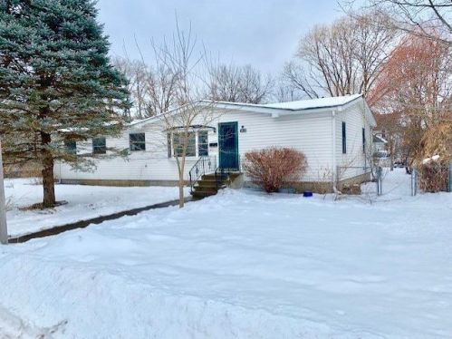 1018 6th St, Faribault, MN 55021-4708