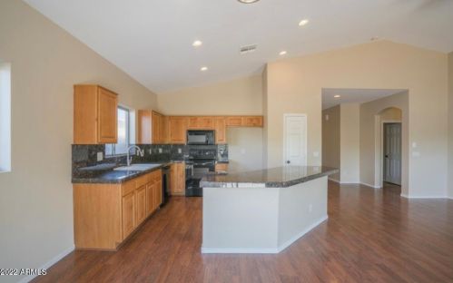 9206 Elwood St, Tolleson, AZ 85353-4202