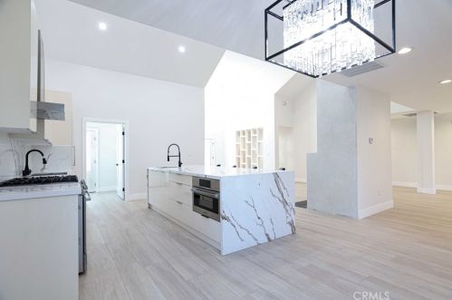 11512 La Maida St, North Hollywood CA  91601-4323 exterior