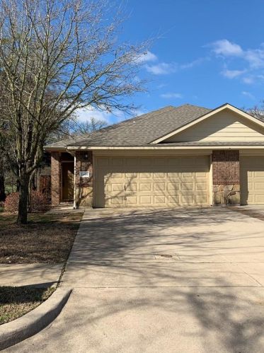 1301 Ravenwood Dr, Midlothian, TX 76063-6063