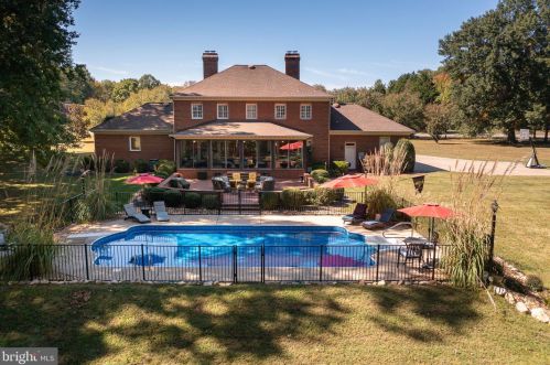 30 Carriage Hill Ln, Fredericksburg, VA 22407-2402
