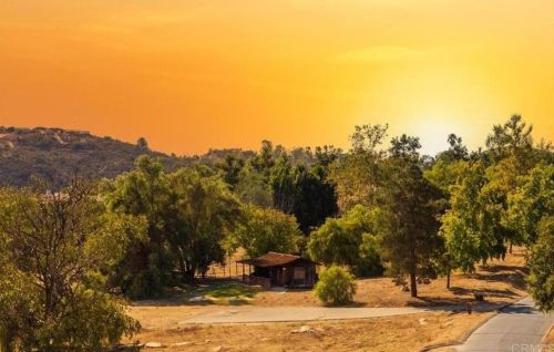 12851 Soldier Oaks Ln, Valley Center, CA 92082-5445