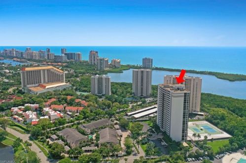 5601 Turtle Bay Dr, Naples FL  34108-2746 exterior