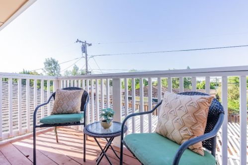 1069 Homestead Rd, Sunnyvale CA  94087-5156 exterior