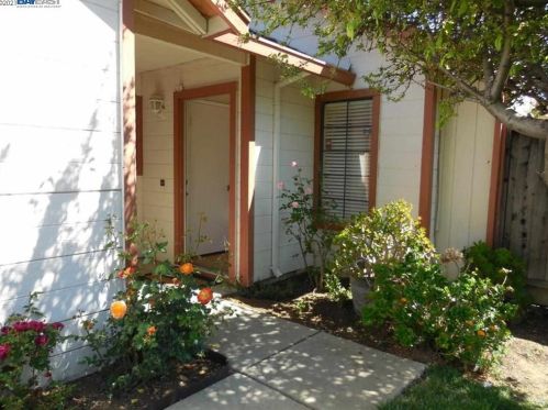 574 Azores Cir, West Pittsburg, CA 94565-3039