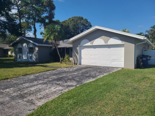 1193 88th Ave, Saint Petersburg, FL 33702-2947