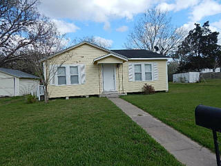 1405 Gonzales St, Edgar, TX 77954-2417