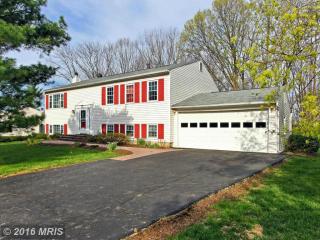 2348 Bedfordshire Cir, Herndon VA  20191-1605 exterior