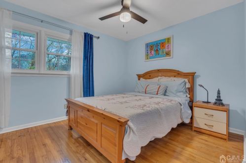 4 Plymouth Ln, East Brunswick NJ  08816-3321 exterior