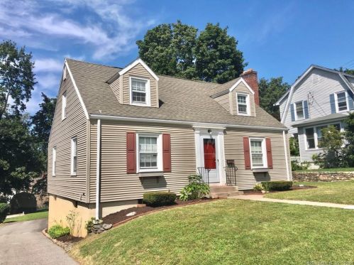 229 Henry St, Manchester, CT 06042-3243
