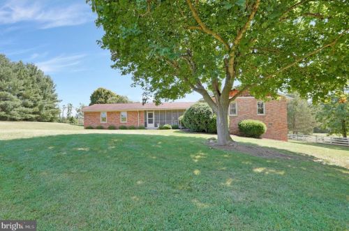 2204 Brook Creek Rd, Toms Brook VA  22660-2544 exterior