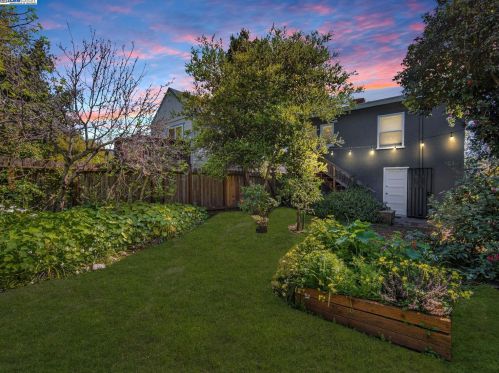 5413 Claremont Ave, Oakland, CA 94618-1133