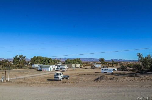 8170 Harquahala Dr, Mohave Valley, AZ 86440-8530