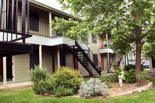 2207 5th St, Austin TX  78704-4633 exterior