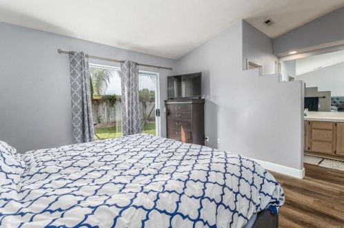 1325 Linsay Pl, Escondido CA  92026-3606 exterior