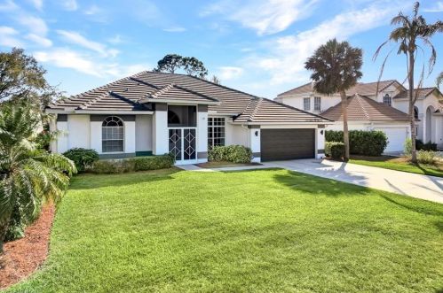 6661 Huntley Ln, Naples, FL 34104-7818