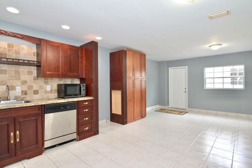4903 Saratoga Rd, West Palm Beach FL  33415-7415 exterior