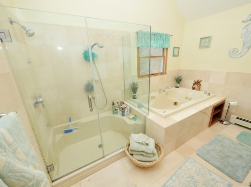 10 Marc Dr, Panamoka NY  11961-2103 exterior