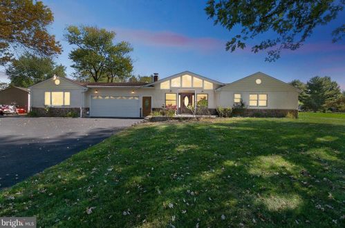 1731 Old Forty Foot Rd, Harleysville, PA 19438-3010