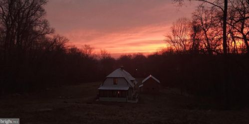 13413 Mountain Rd, Lovettsville VA  20180-2816 exterior